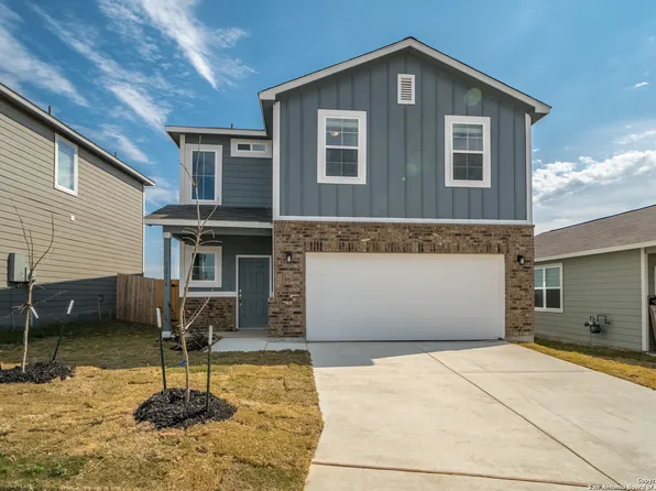 12916 Liam Ct, St Hedwig, TX 78152