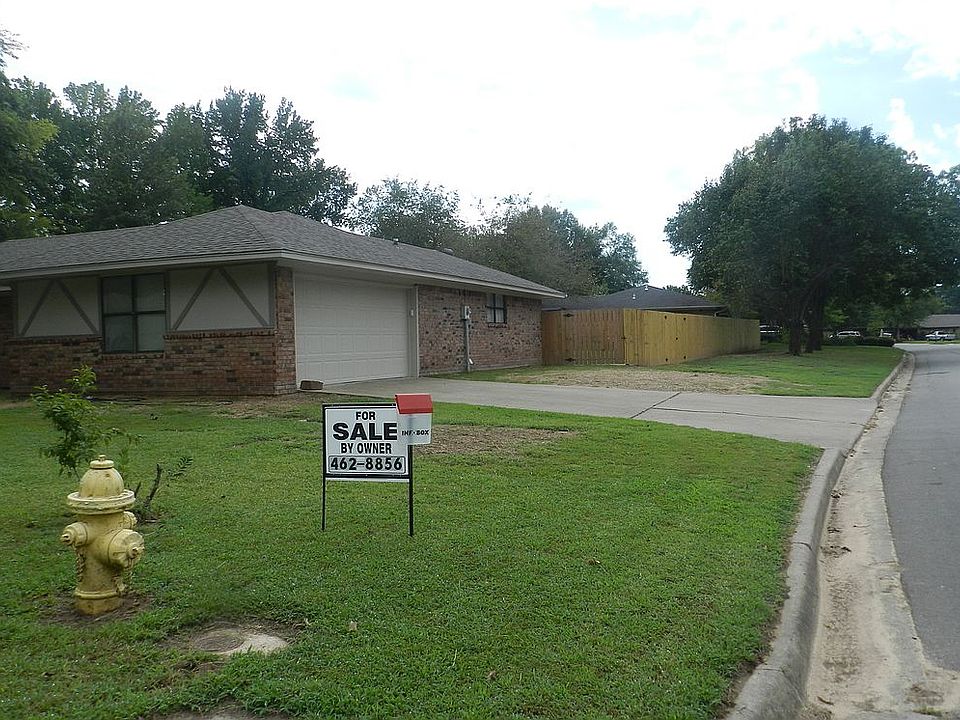 2nd image of 2904 Riverbend Dr