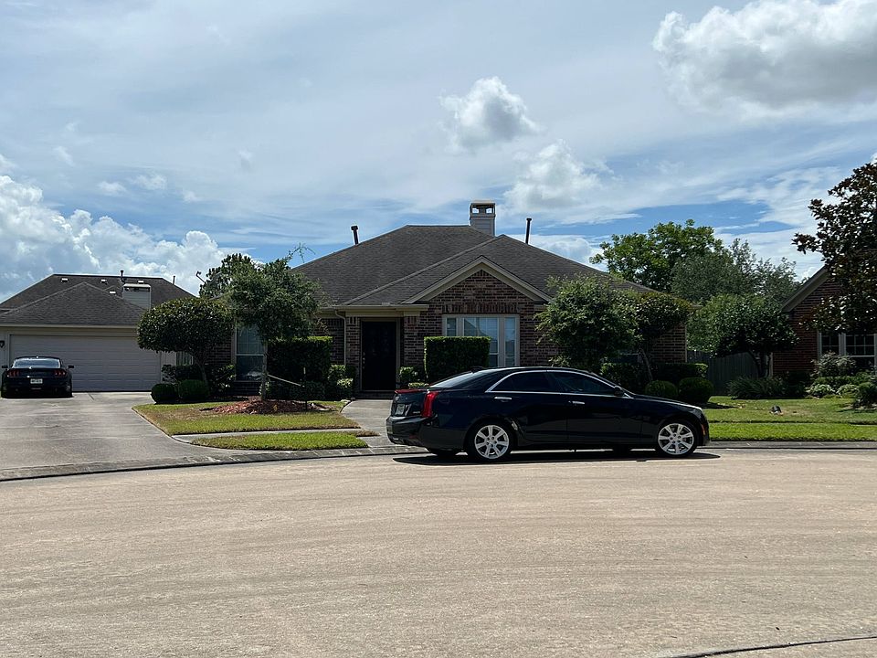 1st image of 102 Arbor Springs Ln