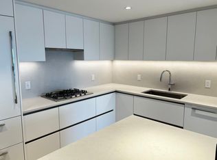 498 W 41st Ave, Vancouver, BC V5Z 2M7