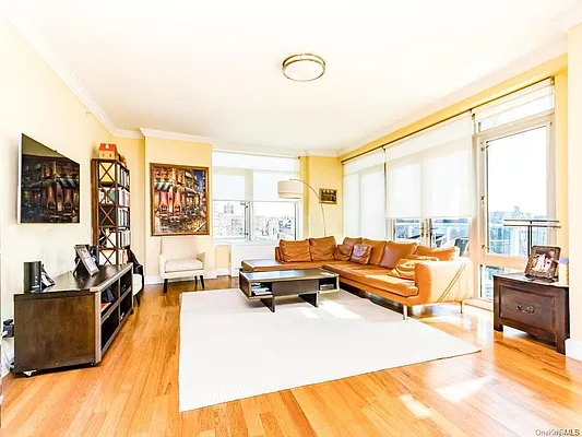 Sold by Re/Max In The City | media 2