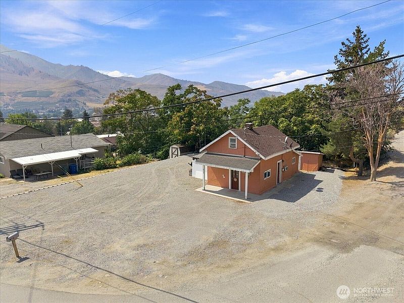 3rd image of 617 N Bradley Street