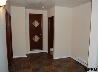 1802 Chandler Rd W APT 5, Bellevue, NE 68147