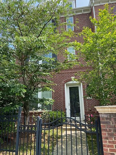 2111 Hardbower Way — Photo 3