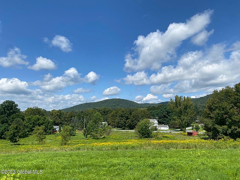 4th image of 219 McCart Road