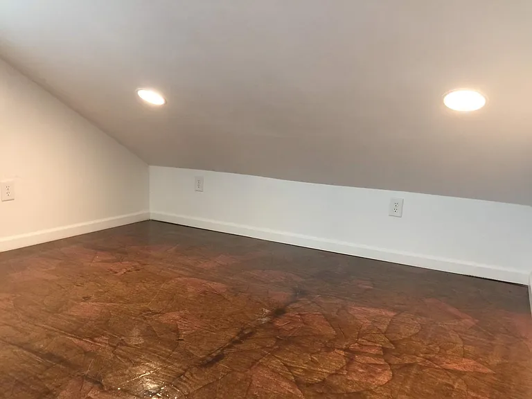 1028 W Hickory St — Photo 19
