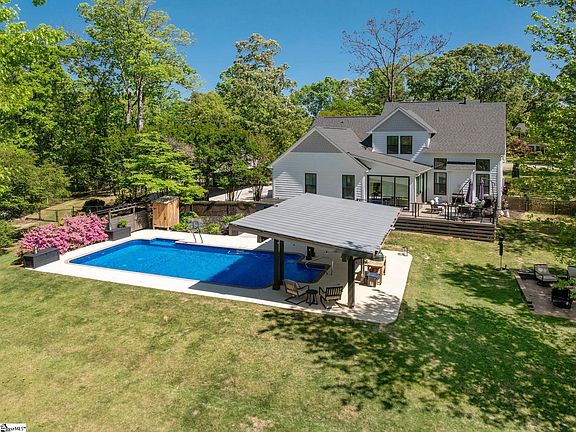 2nd image of 9 Compton Dr