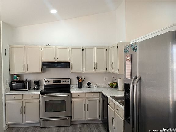 2nd image of 6723 raintree