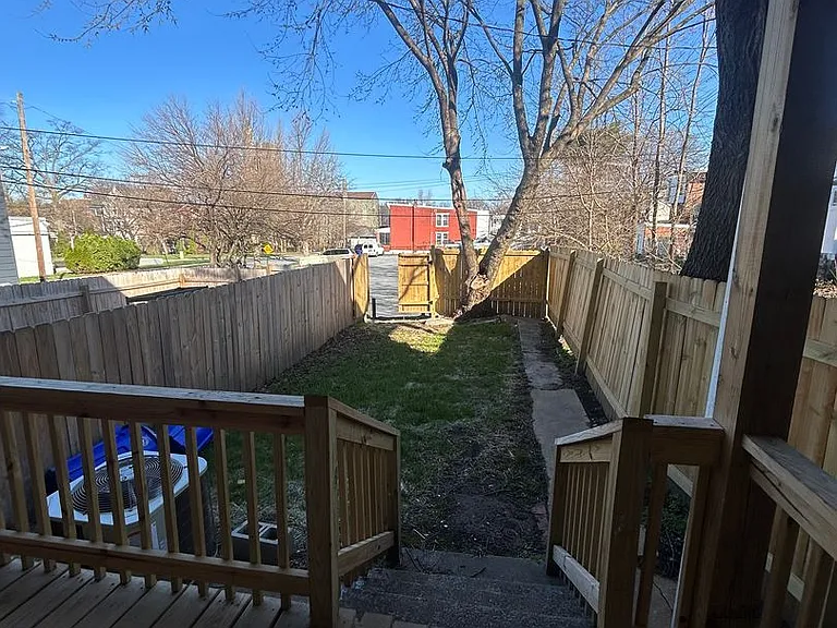 320 Maclay St — Photo 21