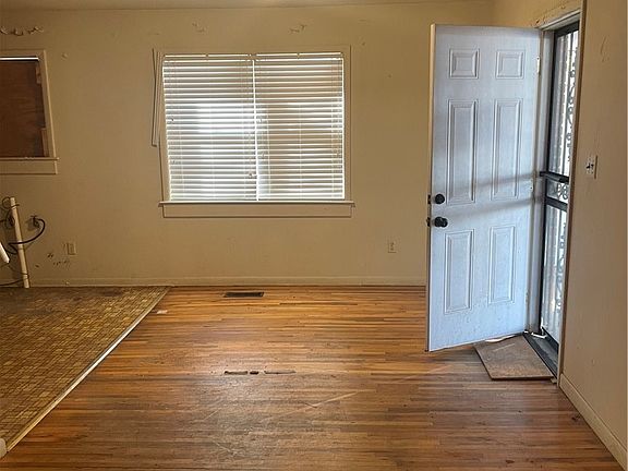 3rd image of 4426 Reichhold Rd