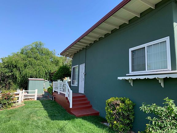 2nd image of 2850 El Roble Dr