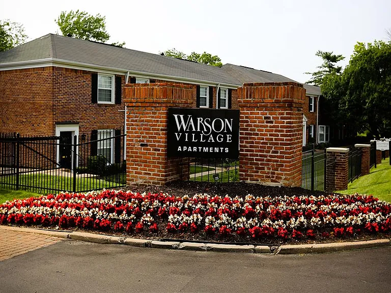 Warson Village Townhomes — Photo 3