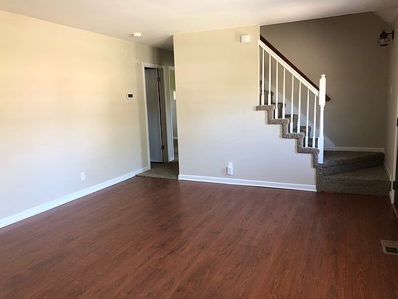 3rd image of 634 Cleveland Dr