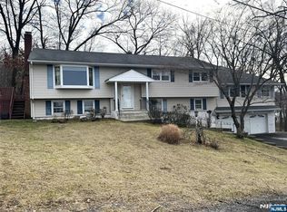 1 Grey St, Little Falls, NJ 07424