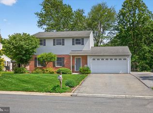 33 Cardinal Dr, Stevens, PA 17578