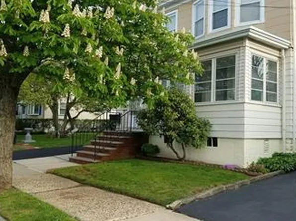 25 Jeannette St, Carteret, NJ 07008