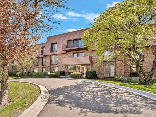 4000 Dundee Rd APT 108, Northbrook, IL 60062