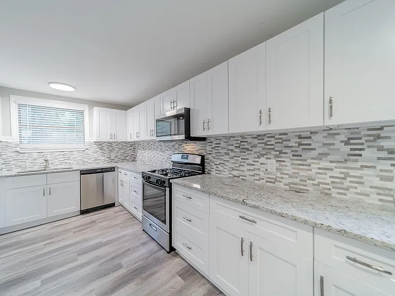 5739 Skylane Dr — Photo 14