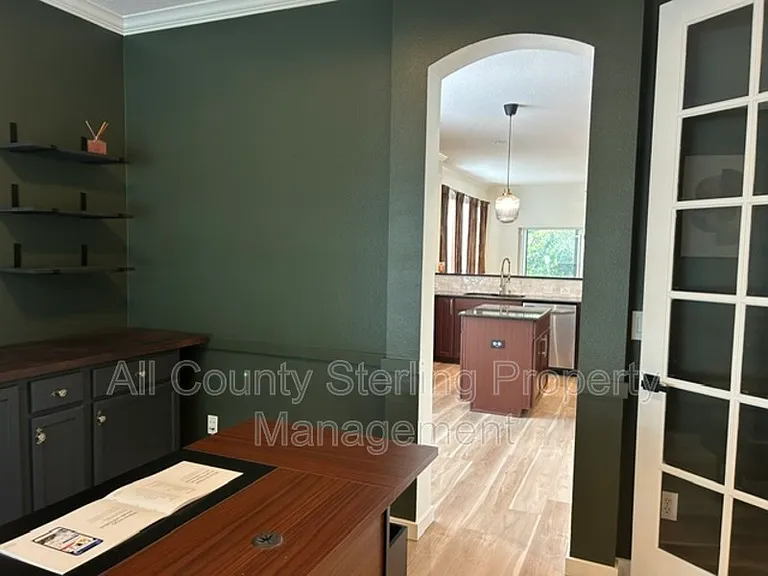 184 Birchmont Dr — Photo 5