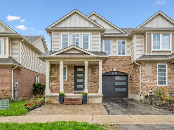2485 Wooden Hill Cir, Oakville, ON L6M 4E3
