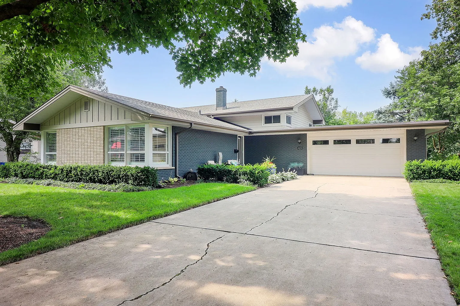 425 Buckeye Dr photo 1