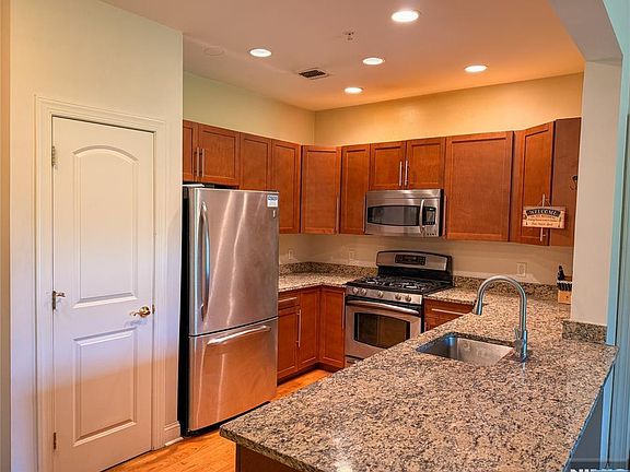 5th image of 2113 Windsor Park Court