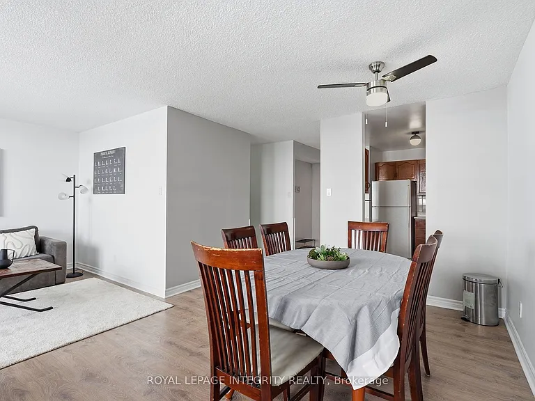 2000 Jasmine Cres #1110 — Photo 10