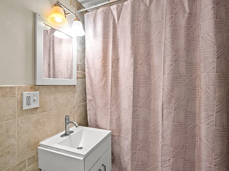 26 Alpine Pl #2 — Photo 3