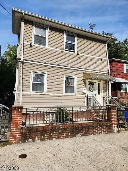 1st image of 35 Chelsea Ave #2