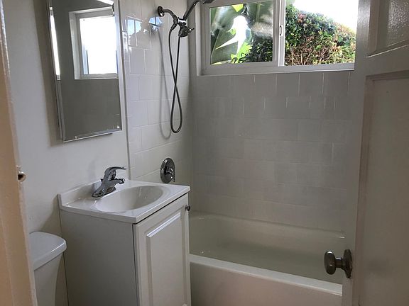 3rd image of 5028 Santa Cruz Ave