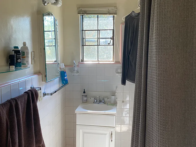 1 Duane Street Apartments — Photo 15