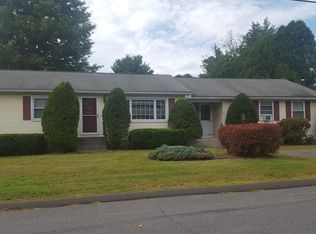 25 Breton Ln, Holyoke, MA 01040