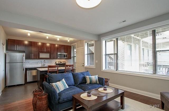 1st image of 4823 N Fairfield Ave #2