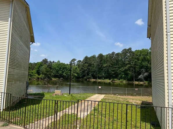 Waters Edge Apartments