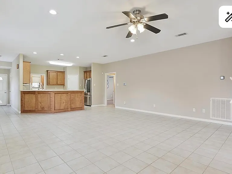 133 E Mosley Ln — Photo 3