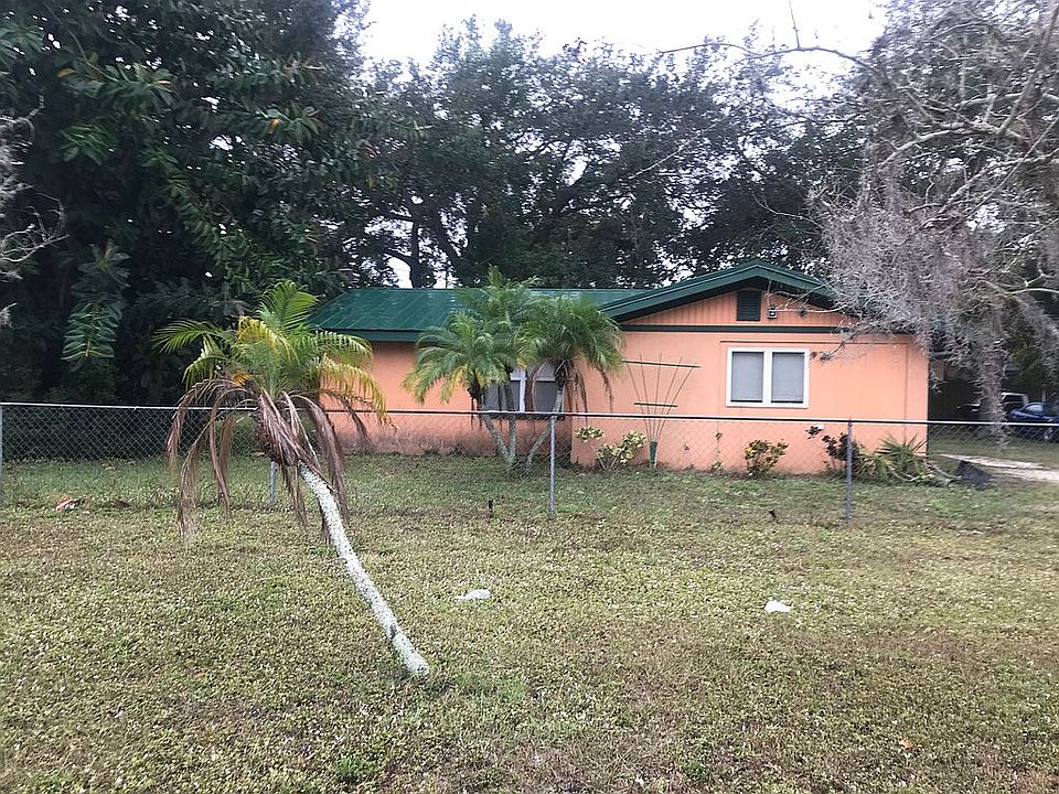 2nd image of 1353 N Lockwood Ridge Rd