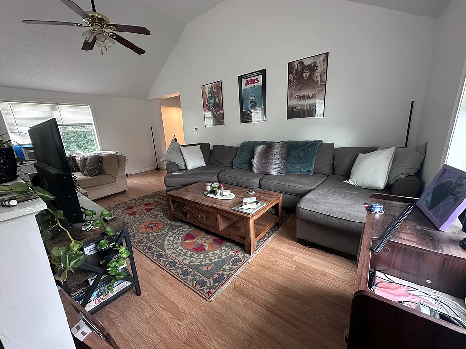 6 Kingston Rd #6