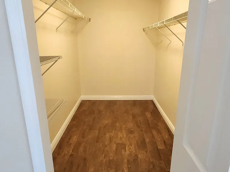 1186 Mistwood Dr — Photo 24
