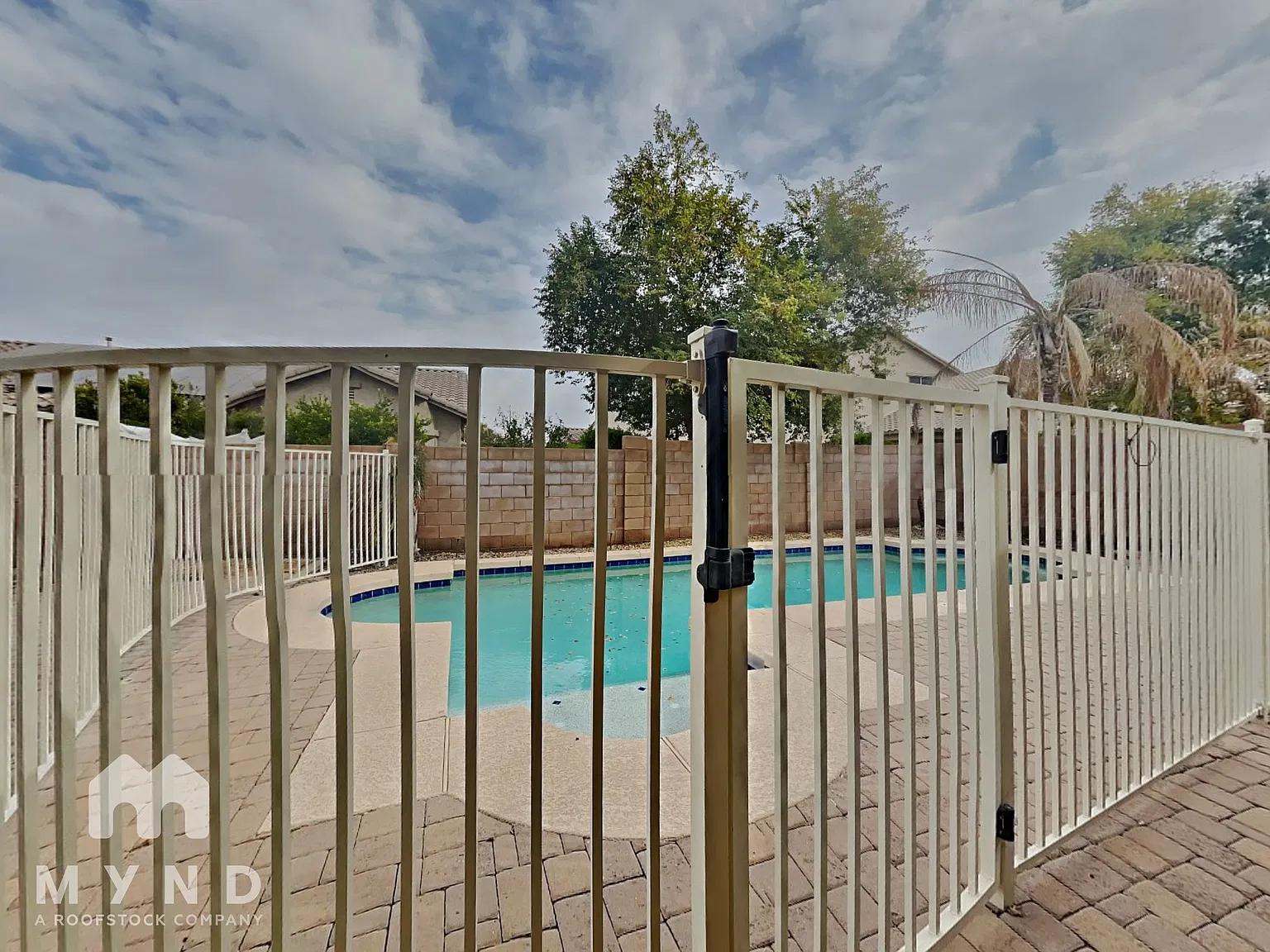 4 bed, 3.5 bath, 4553 sqft, $4,095 — Photo 2