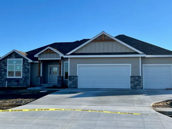 3318 SW 44th St, Topeka, KS 66610