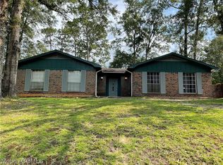 6809 Greenway Dr N, Mobile, AL 36608