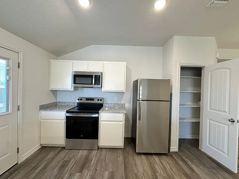 117A Dolphin Dr — Photo 7