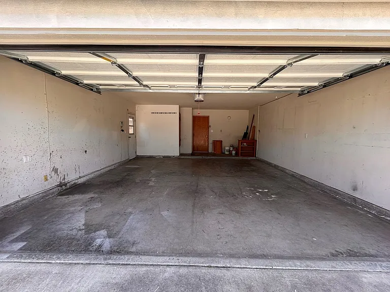 4033 W Douglas Ave — Photo 31