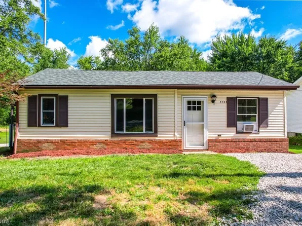 5735 Overlook Dr, Chippewa Lake, OH 44215