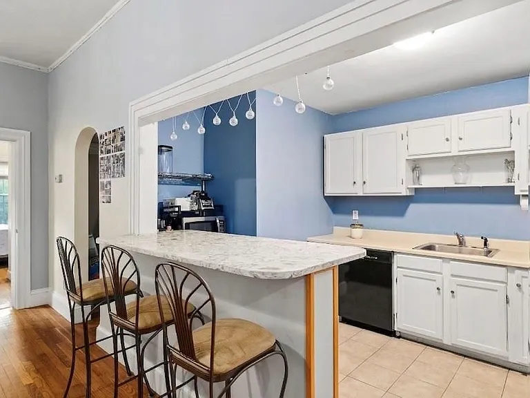 182 Bowen St #11 — Photo 7