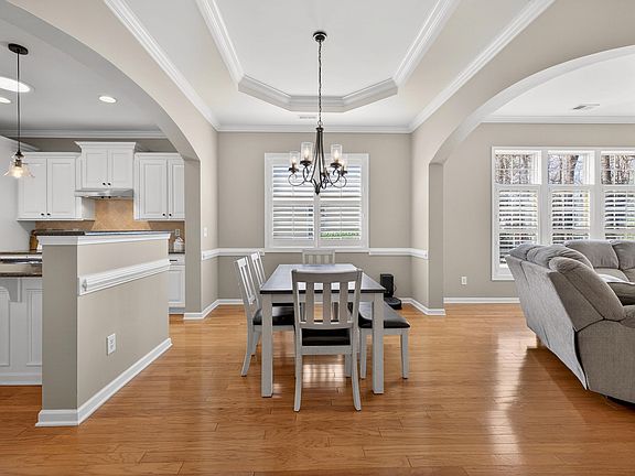 5th image of 6117 Leesburg Ln