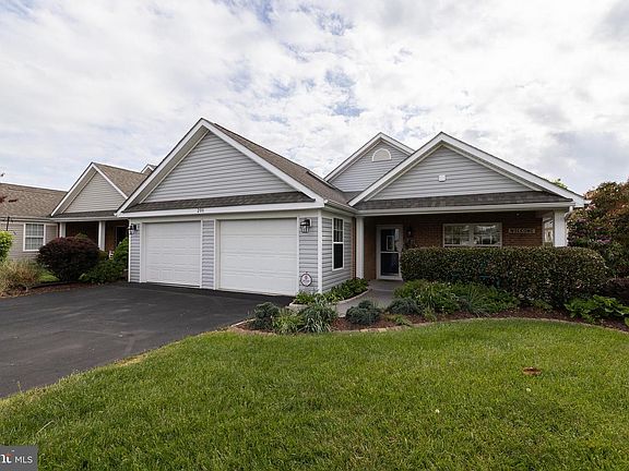3rd image of 200 Crestwood Ln
