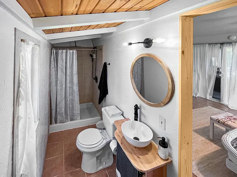 15-1485 Loke Rd #2 — Photo 13