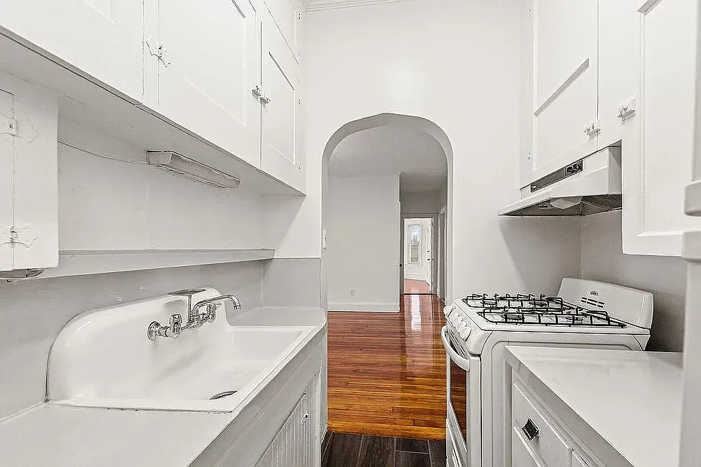 229 Cory St — Photo 1
