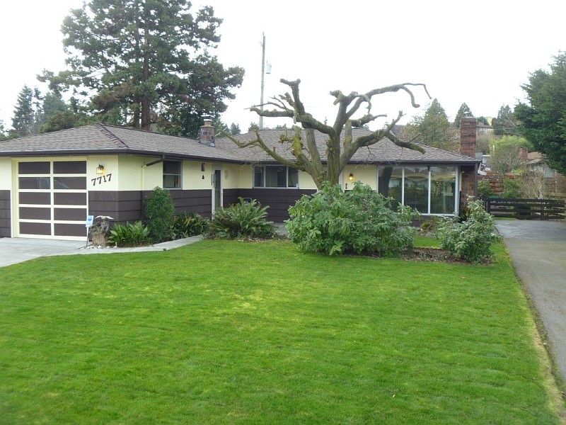 Sitting well off lightly traveled Mission Dr this home is very quiet.